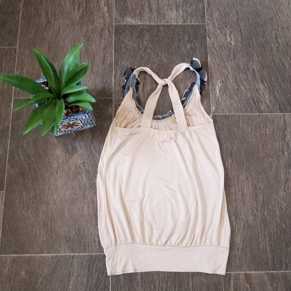 👚TOP WITH RUFFLES. - Picture 5 of 8